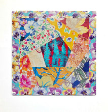 Load image into Gallery viewer, Florals Quilt - Magnetic